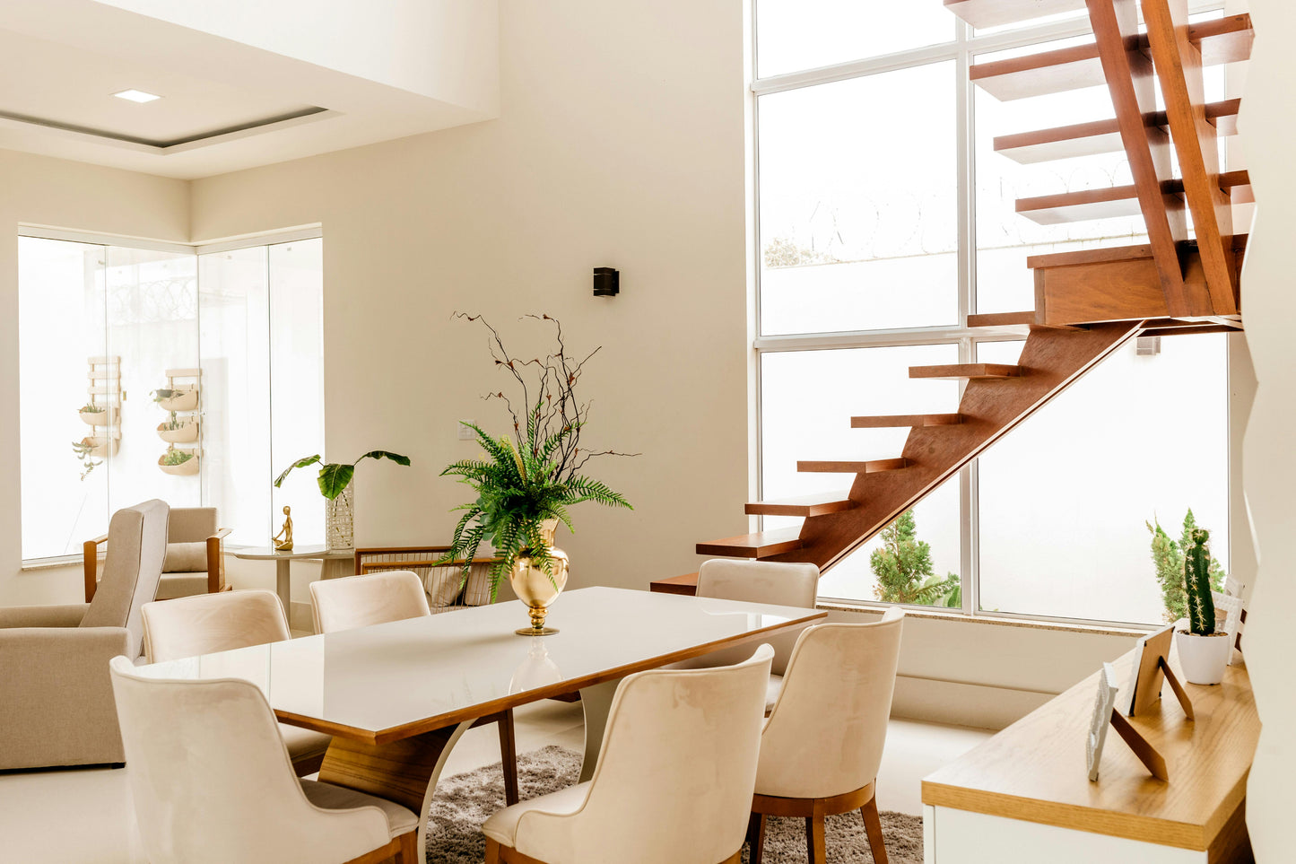 Size: 240 sqm
